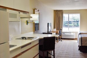 Estudio, 2 camas dobles, no fumadores | Escritorio, cortinas opacas, tabla de planchar con plancha y wifi gratis
