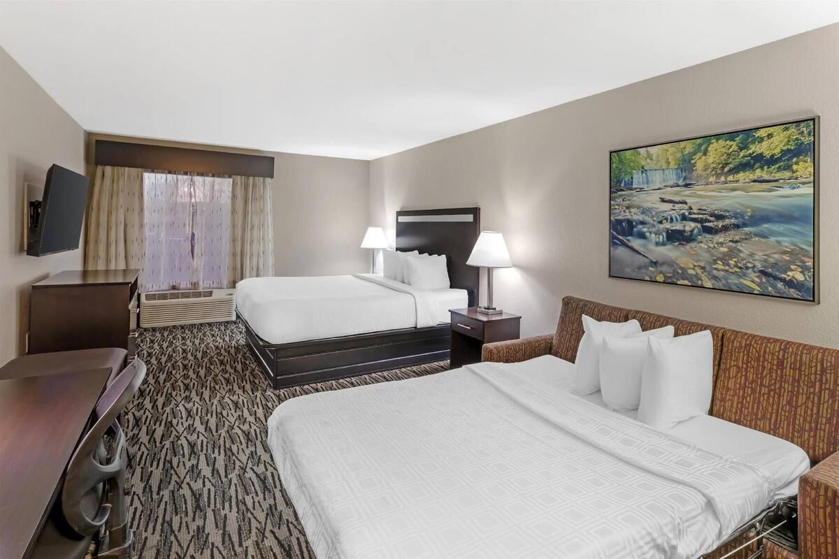 1 bedroom, premium bedding, pillowtop beds, desk