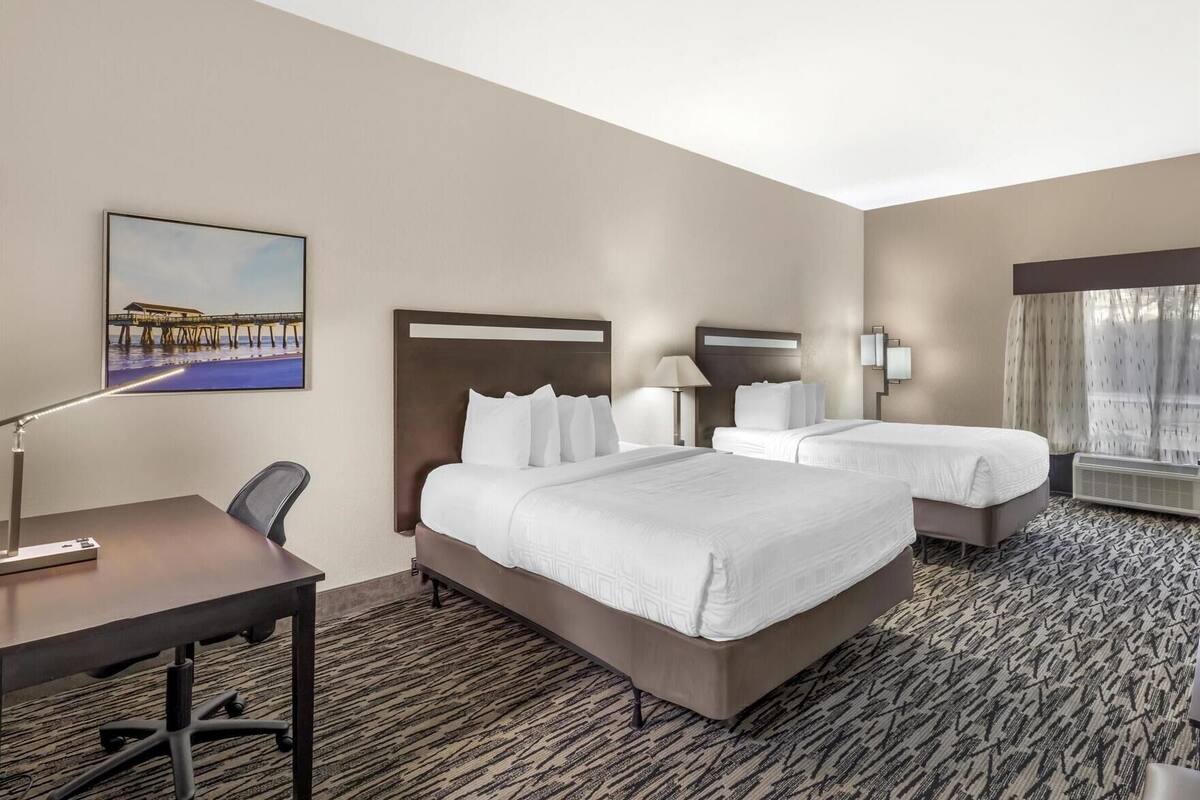 1 bedroom, premium bedding, pillow-top beds, desk