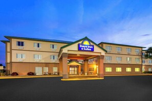 Exterior - Days Inn & Suites by Wyndham Morris/I-80 (Morris)