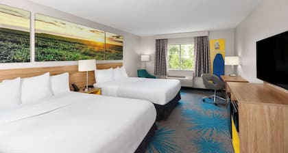 Days Inn & Suites by Wyndham Morris/I-80