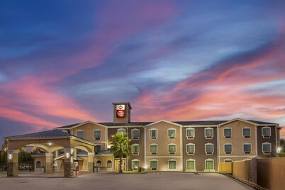 Best Western Plus Heritage Inn