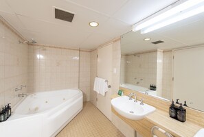 Bañera de hidromasaje privada