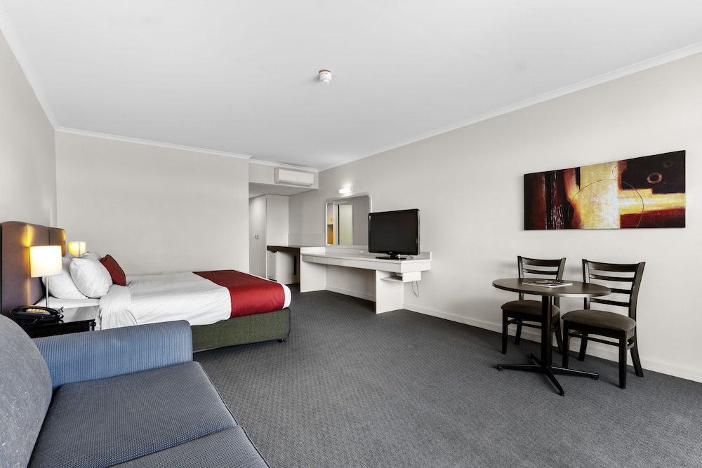 Comfort Hotel Adelaide Meridien by null