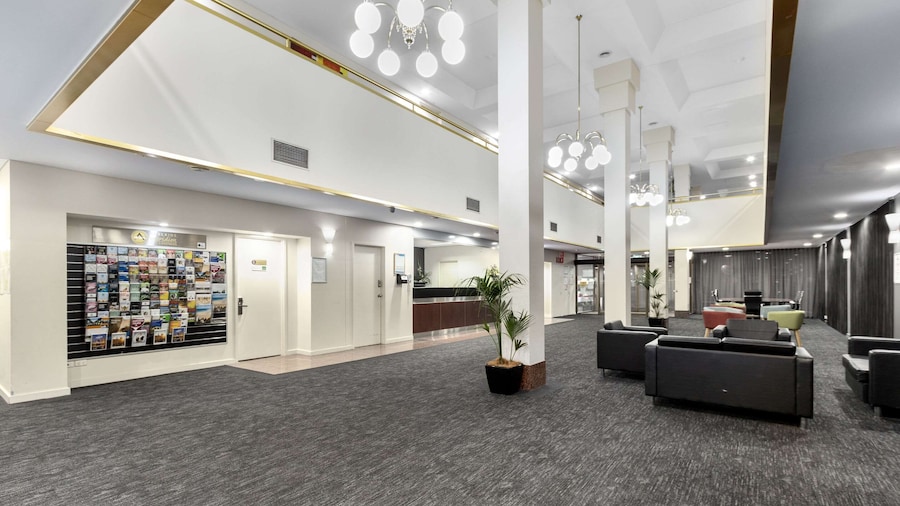 Comfort Hotel Adelaide Meridien