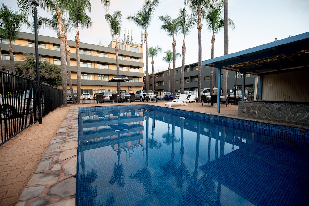 Comfort Hotel Adelaide Meridien by null