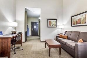 Standard Room | Premium bedding, pillow-top beds, desk, blackout curtains