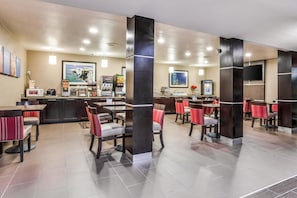Bao gồm bữa sáng buffet hàng ngày