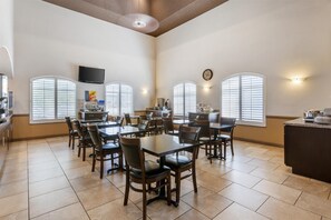 Free daily buffet breakfast - Best Western Tolleson Hotel (Tolleson)