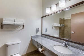 Combined shower/tub, free toiletries, hair dryer, towels - Best Western Tolleson Hotel (Tolleson)