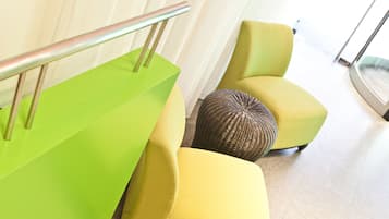 Sala de estar en el lobby