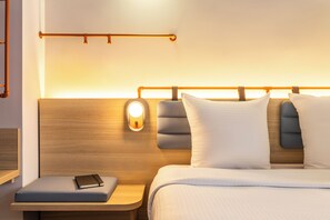 高级房, 1 张双人床 | 办公桌、熨斗/熨板、免费 WiFi