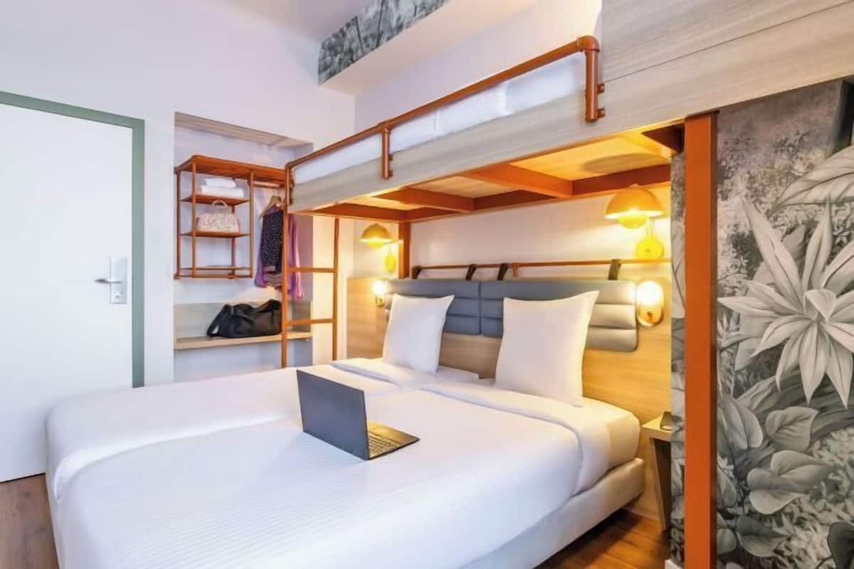 Työpöytä, silitysrauta/-lauta, ilmainen Wi-Fi