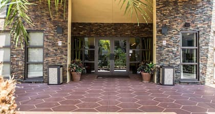 Comfort Inn & Suites Lantana - West Palm Beach South