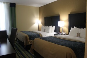 A hotel room with two beds, a desk, and a chair. - Comfort Inn & Suites Lantana - West Palm Beach South (Lantana)