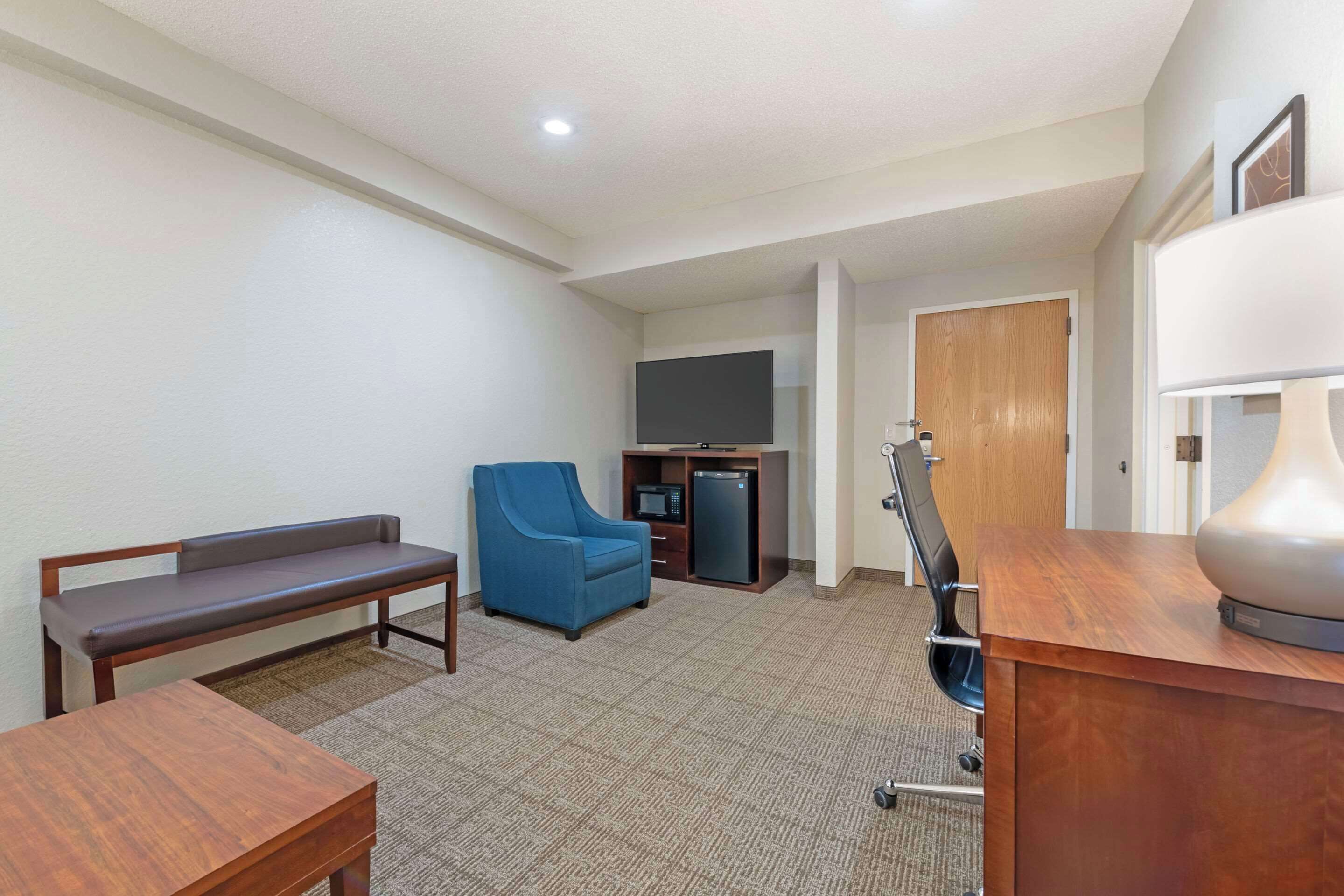 desk, blackout curtains, iron/ironing board, free wifi