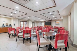 Free buffet breakfast - Comfort Suites Downtown (Orlando)