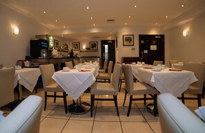 Daily buffet breakfast for a fee - The Premier Notting Hill (London)