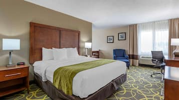 Room, 1 King Bed, Non Smoking | Iron/ironing board, free WiFi, bed sheets