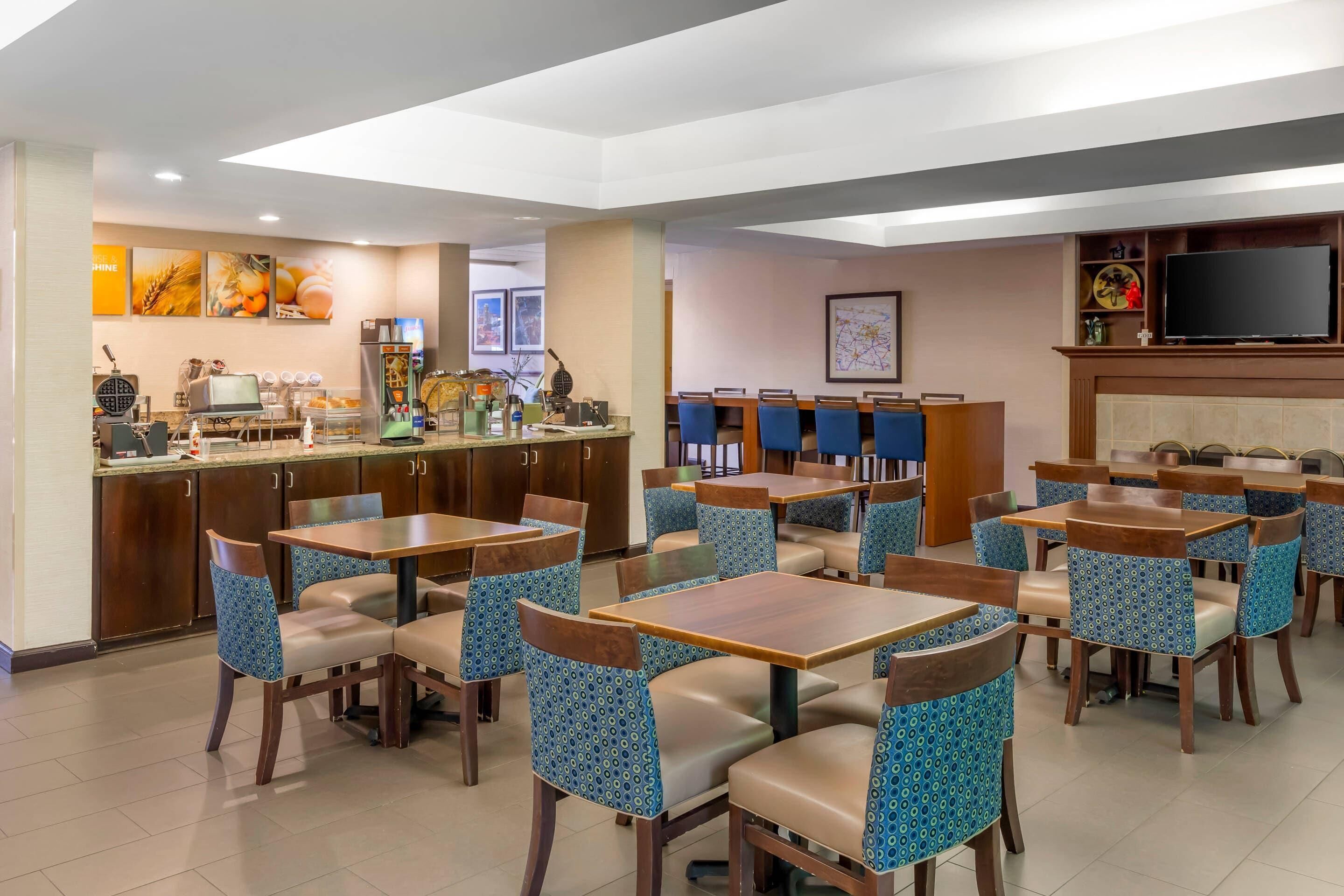 Free daily buffet breakfast