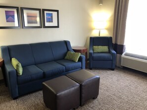 Executive Suite, 1 King Bed with Sofa bed, Non Smoking