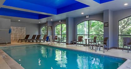 Comfort Suites Regency Park