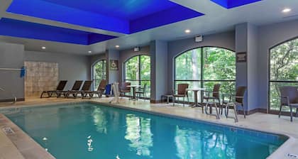 Comfort Suites Regency Park