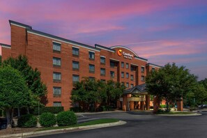 Exterior - Comfort Suites Regency Park (Cary)