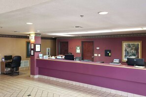Lobby - Travelodge by Wyndham Carlsbad NM (Carlsbad)