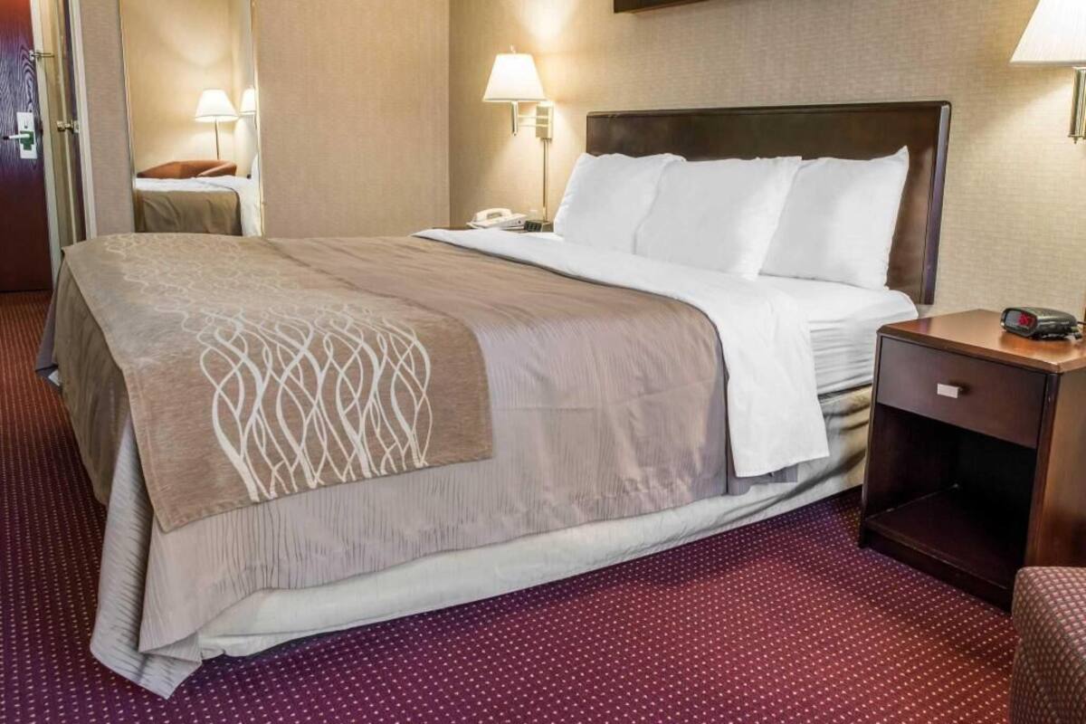 Iron/ironing board, rollaway beds, free WiFi, bed sheets