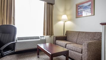 Caja de seguridad en la habitación y escritorio