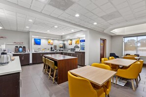 Free daily continental breakfast  - Comfort Inn & Suites Ft. Jackson Maingate (Columbia)