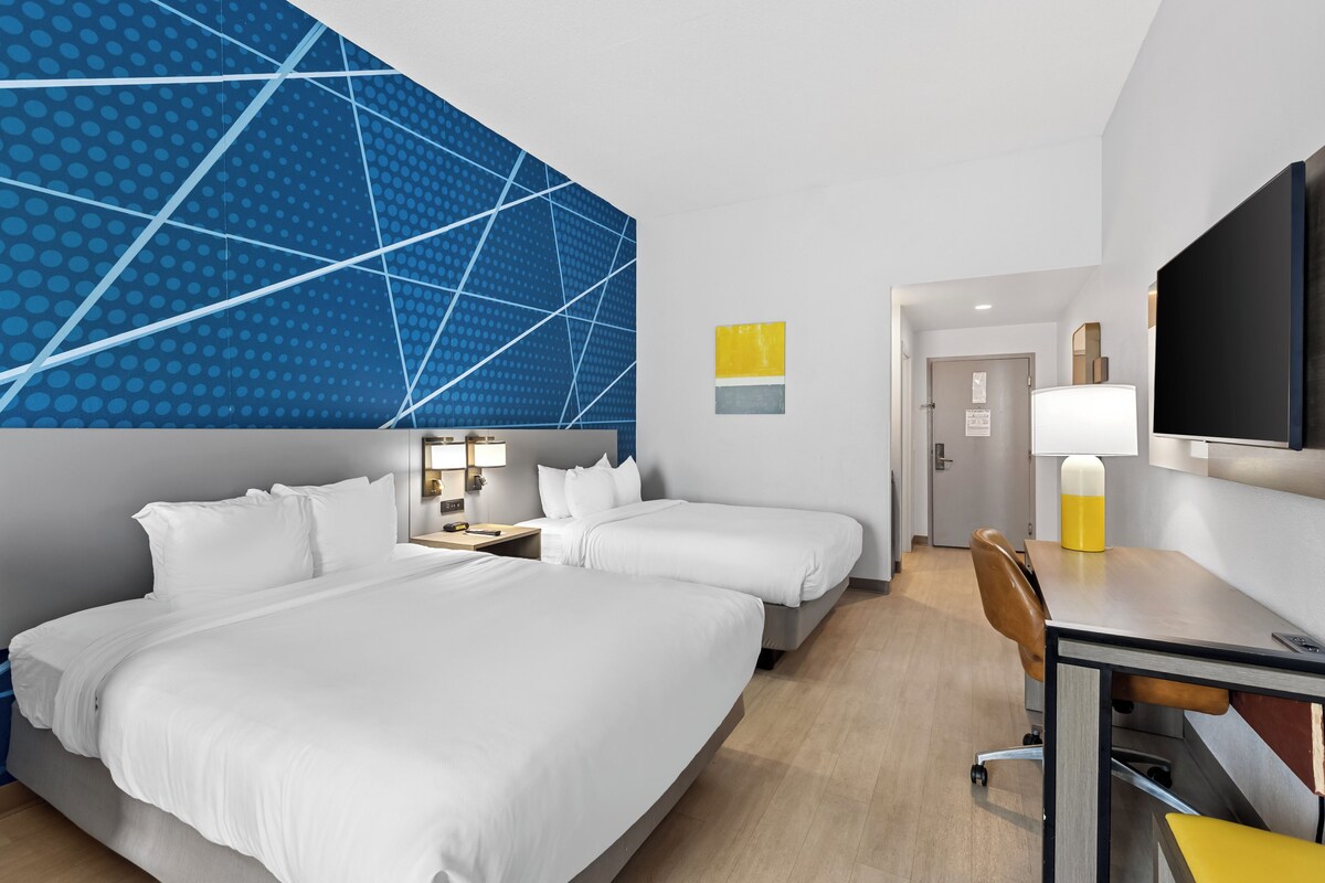 In-room safe, desk, iron/ironing board, cots/infant beds