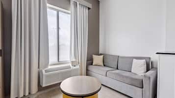 Suite (2 Queen and 1 Sofa bed)