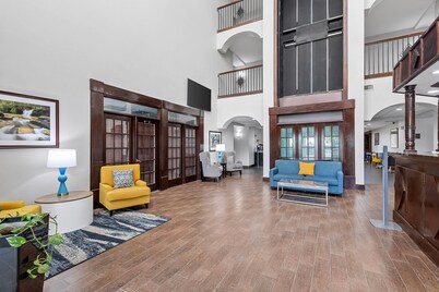 Comfort Inn & Suites Ft. Jackson Maingate