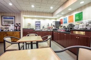 Desayuno continental incluido todos los días