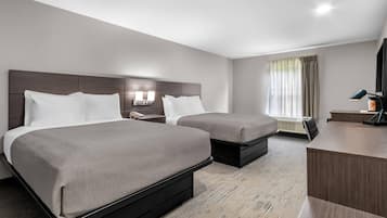 Rom – standard, 2 queensize-senger, ikke-røyk | Skrivebord, skrivebord for bærbar PC og strykejern/-brett