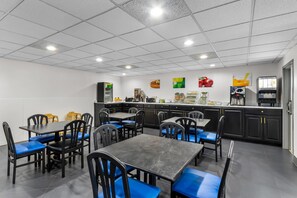 Free daily continental breakfast 