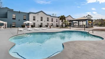 Seasonal outdoor pool