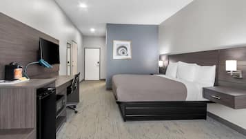 Huone, 1 suuri parisänky, esteetön, tupakointi kielletty | Työpöytä, kannettavalle tietokoneelle sopiva työtila