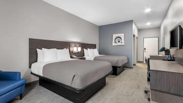 Kamer, 2 queensize bedden, toegankelijk voor mindervaliden, niet-roken | Een bureau, een laptopwerkplek, een strijkplank/strijkijzer, gratis wifi