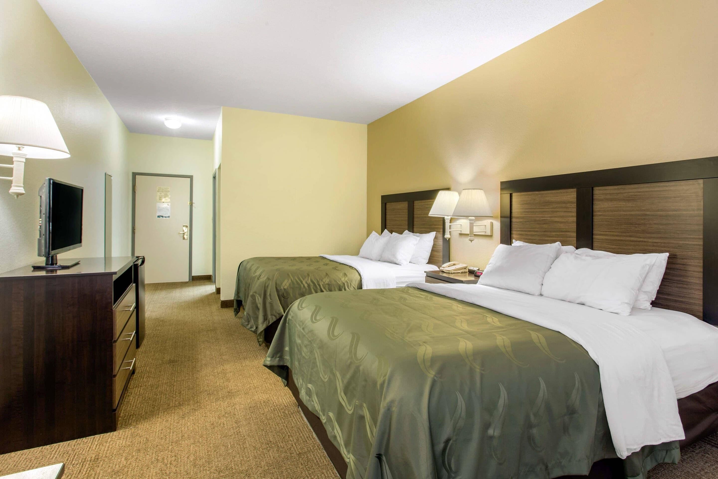 desk, laptop workspace, iron/ironing board, free wifi