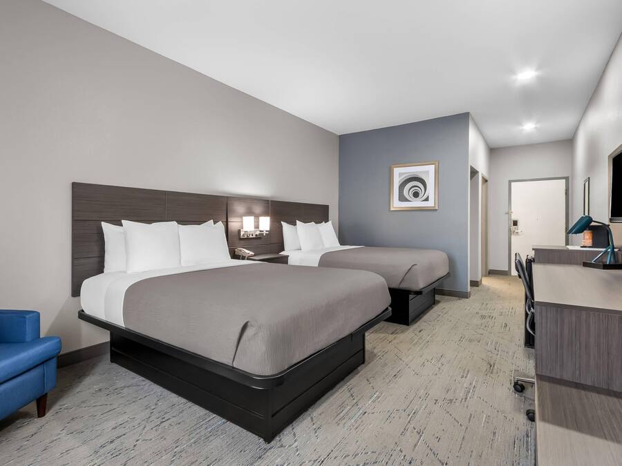 Rom, 2 queensize-senger, tilgjengelighetstilpasset, ikke-røyk | Skrivebord, skrivebord for bærbar PC og strykejern/-brett