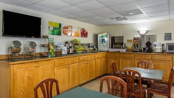 Free daily continental breakfast