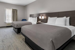 Habitació, 2 llits de matrimoni, accessible, no fumadors | Escriptori i espai de treball apte per a portàtils 