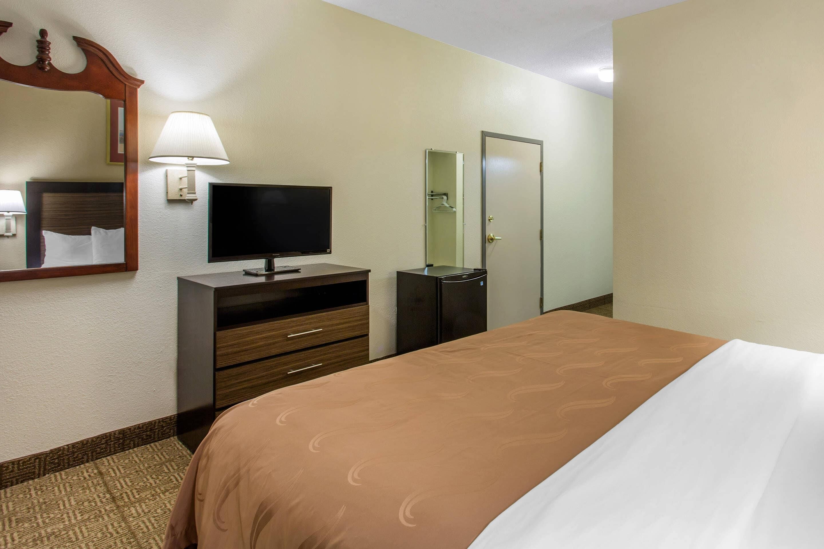 desk, laptop workspace, iron/ironing board, free wifi