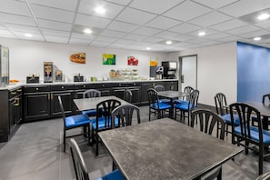 Free daily continental breakfast