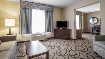 Suite, Non Smoking | Desk, iron/ironing board, rollaway beds, bed sheets