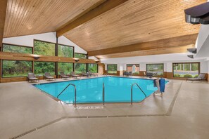 Indoor pool, pool loungers
