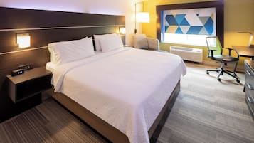 Standard Room, 1 King Bed | Premium bedding, in-room safe, desk, laptop workspace